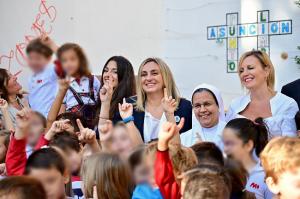 La alcaldesa ha presentado la iniciativa en el colegio de La Asunción.