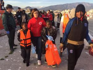 Llegada al Puerto de Motril de las personas rescatadas en las tres pateras.