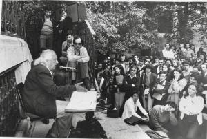 Rafael Alberti en el Palacio de las Columnas en 1982, en una imagen del fotoperiodista Juan Ferreras.