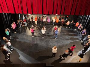 Alumnas del Aula de Danza en el Teatro Martín Recuerda. 