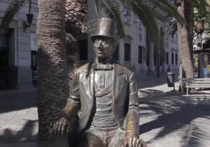 Estatua de Hans Christian Andersen en Málaga. 