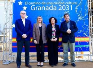 La alcaldesa y los tres comisarios que coordinan la candidatura a la capitalidad cultural 2031.