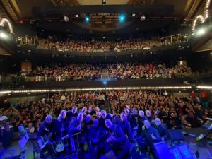 Lleno en el Teatro Rialto de Madrid para disfrutar del espectáculo 'Música por amor al arte'.