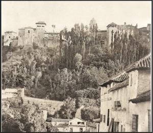 Primera foto que se conoce del Bosque de San Pedro (1851), tomada desde la Cuesta de la Victoria. Grandes álamos negros escondían parte de la Alhambra.