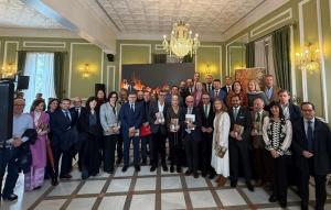 Foto de familia tras la presentación del Festival.