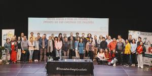 Foto de familia de participantes en el foro celebrado en Granada. 