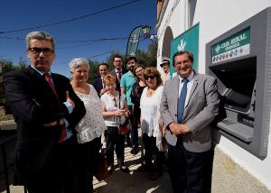 El de Lobras es el cajero número 27 instalado con el convenio entre Diputación y Caja Rural.