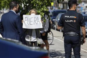 Protesta a las puertas de Rovi.