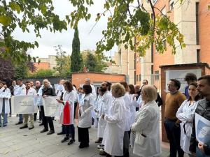 Concentración a las puertas del CIC de la UGR.