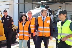 Pedro Fernández e Inmaculada López, en la visita de este martes al Aeropuerto de Granada.