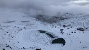 Laguna de captación de agua junto a la zona de Borreguiles, esta mañana. 