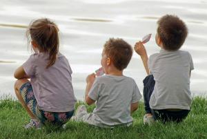 Los contaminantes químicos afectan a la salud infantil. 