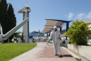 Labores de desinfección en el Parque de las Ciencias.