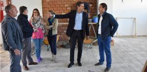 Pedro Fernández en una visita de obras en Baza.