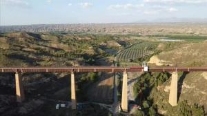 Puente sobre el río Anchurón.