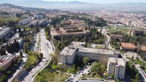 Panorámica del campus universitario de Cartuja.