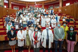 Acto de despedida de los MIR en el Virgen de las Nieves. Vía @hospital_hvn