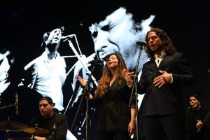 Soleá y Kiki Morente, durante la interpretación de 'La Estrella'.