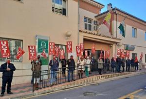 Concentración en el Centro de Salud de Armilla.