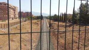 Vías del tren convencional a su entrada por el Cerrillo de Maracena.