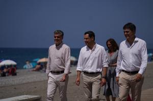 Juan Manuel Moreno con Carlos Rojas, Vicente Azpitarte y Rocío Díaz.