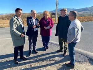 Diputados provinciales, junto al portavoz socialista en el Ayuntamiento de Dílar.