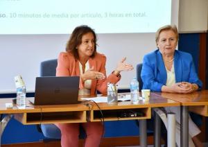 La consejera de Salud y Consumo, Catalina García, y Blanca Fernández Capel.