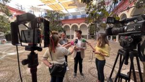 Cuenca y Calvo presentan la moción este lunes a los medios.