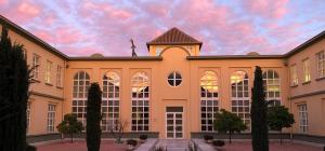 Escuela Andaluza de Salud Pública, con sede en Granada.