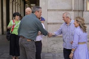 Juan Espadas, esta mañana en Puerta Real.