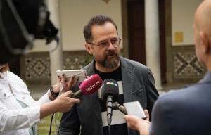 Juanjo Ibáñez atiende a los medios en una imagen de archivo.