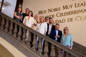 Marifrán Carazo con los ediles designados para presidir las juntas de distrito.