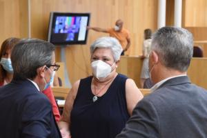 María Ángeles Blanco conversa con José Entrena y José María Villegas.