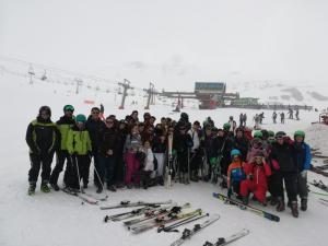 Foto de un curso de esquí organizado por el Ayuntamiento de Monachil. 