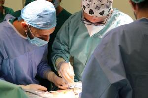 Una intervención quirúrgica en una hospital público andaluz. 
