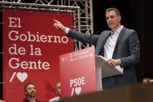 Pedro Sánchez, en su intervención en el Teatro Dengra.