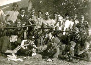 Probable foto de la Agrupación Guerrillera Granada, tras ser recompuesta por Roberto.