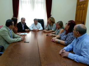 Un momento de la reunión con el alcalde de Huéscar.