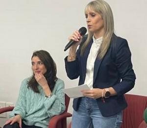 Manuela Bertos en una imagen de archivo de un acto con la ministra Pilar Llop.