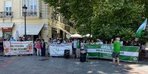 Detalle de la acción de protesta en la Fuente de las Batallas.