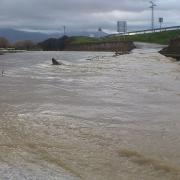 En épocas secas este punto junto al Beiro se usa para vadear el Genil con vehículos. Ahora, afortunadamente, hay mucha agua.